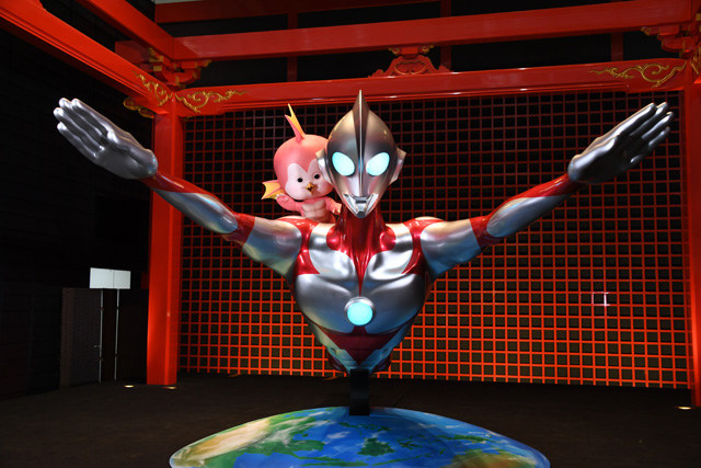 ULTRAMAN TO THE WORLD HANEDA AIRPORT