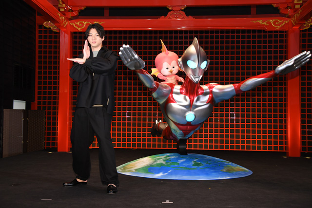 ULTRAMAN TO THE WORLD HANEDA AIRPORT