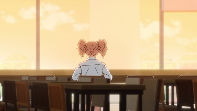 フードコートで、また明日。