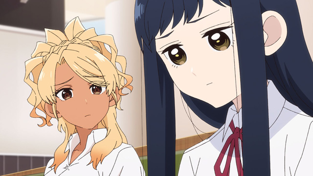 フードコートで、また明日。