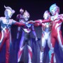 夏はウルフェス！博多華丸・大吉さん、実物大ウルトラマンに大興奮